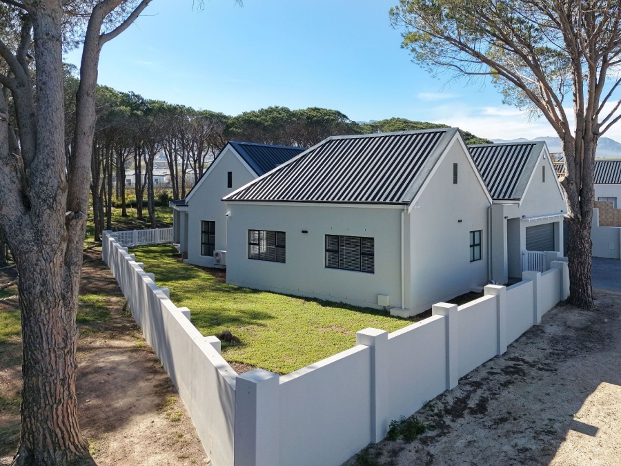 4 Bedroom Property for Sale in Mzuri Estate Western Cape